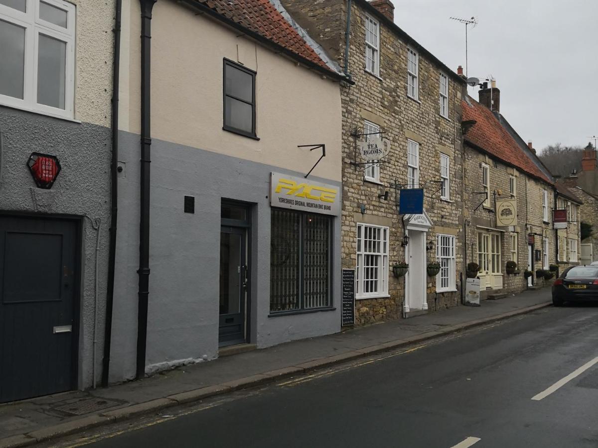 The Buck Hotel Thornton Dale Exterior foto